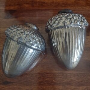 Set Antique Finish Glass Acorns